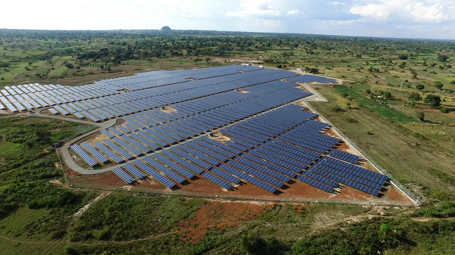 CENTRAIS SOLARES DE GRANDE ESCALA DESCENTRALIZADAS, 10 MW - 550 MW